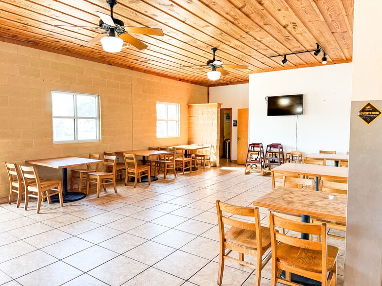 More Photos Of 115 E 8th St, Cisco Restaurant For Sale