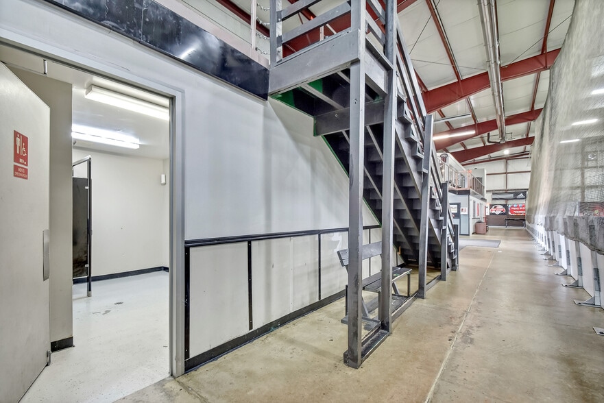 More Photos Of 1856 Nimitz Dr, De Pere Distribution For Lease