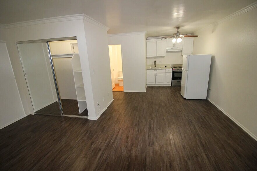 More Photos Of 320 S Occidental Blvd, Los Angeles Apartments For Sale