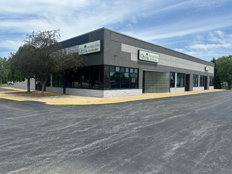 Primary Photo Of 761 NW Main St NW, Bourbonnais Medical For Lease