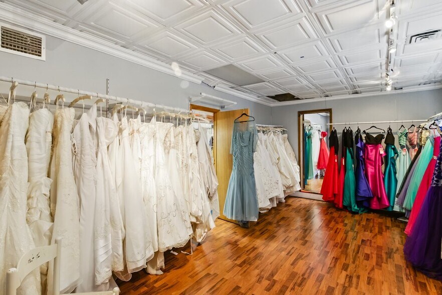 More Photos Of 4066 Broward Blvd, Fort Lauderdale Storefront Retail Office For Sale