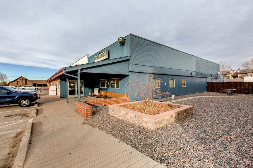 More Photos Of 100 Bennett Ave, Bennett Freestanding For Lease