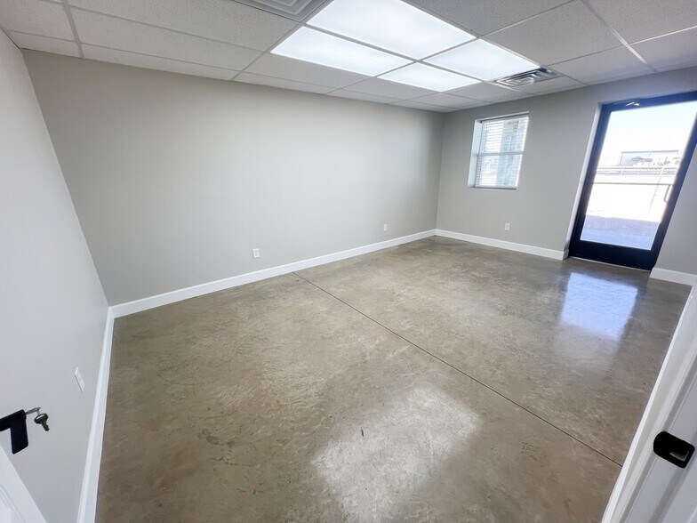 More Photos Of 4713 County Road 128, Midland Warehouse For Lease