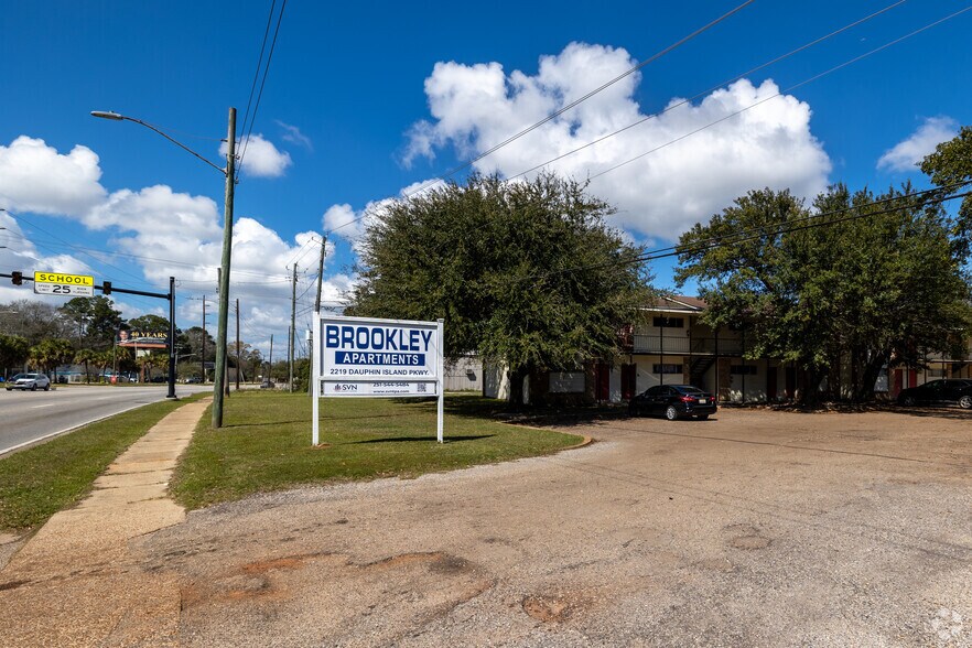 More Photos Of 2219 Dauphin Island Pky, Mobile Apartments For Sale