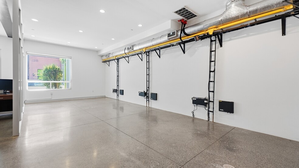 More Photos Of 123-127 Lomita St, El Segundo Loft Creative Space For Sale