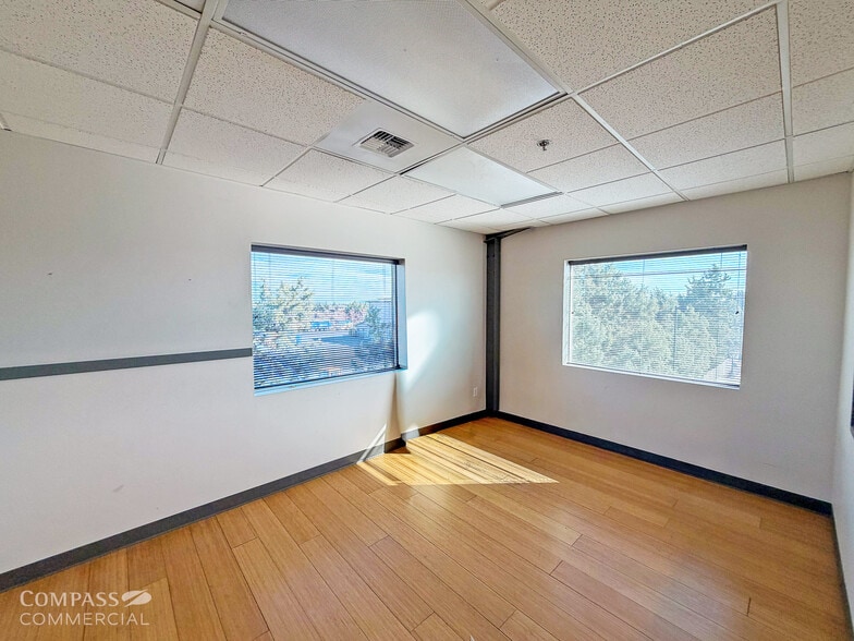 More Photos Of 20802 Sockeye Pl, Bend Industrial For Lease