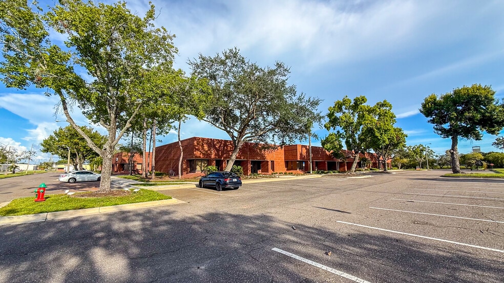 More Photos Of 4900 Creekside Dr, Clearwater Unknown For Lease