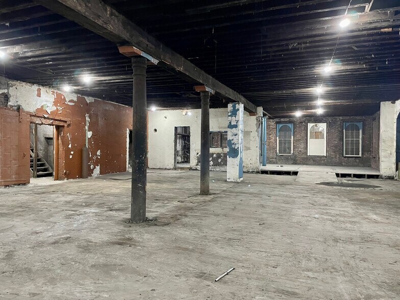 More Photos Of 285 Second St, Troy Warehouse For Sale