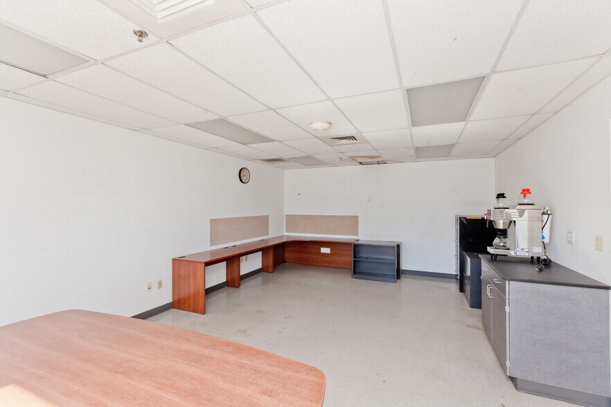 More Photos Of 365 32 Rd., Grand Junction Warehouse For Lease