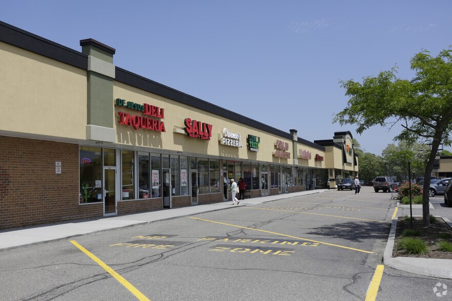 More Photos Of 1088-1791 Old Country Rd, Riverhead Storefront For Lease