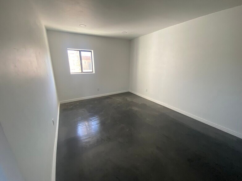 More Photos Of 1742 N Oracle Rd, Tucson Apartments For Sale