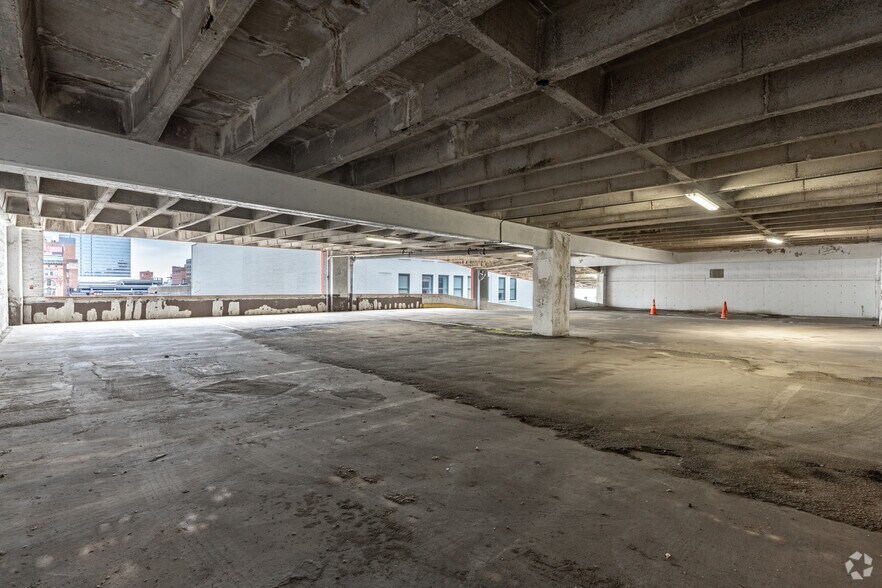 More Photos Of 229 W Saratoga St, Baltimore Parking Garage For Sale