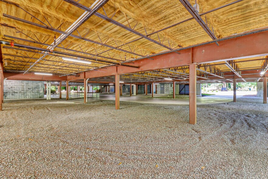 More Photos Of 10 Park Ln, Hilton Head Island Office For Sale