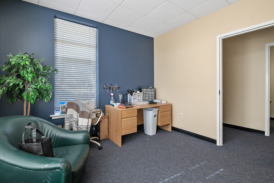 More Photos Of 303-305 Tilghman Dr, Dunn Medical For Sale