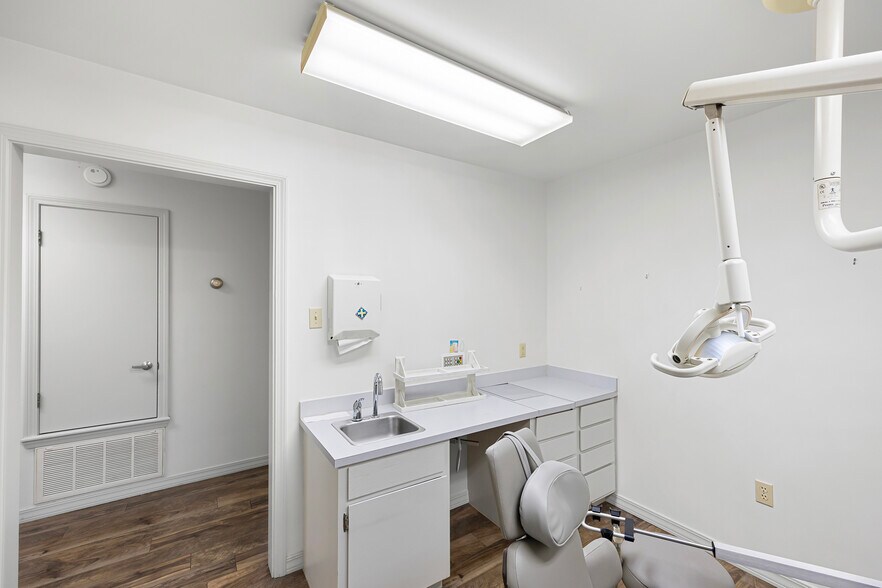 More Photos Of 1501 W C St, Russellville Healthcare For Sale