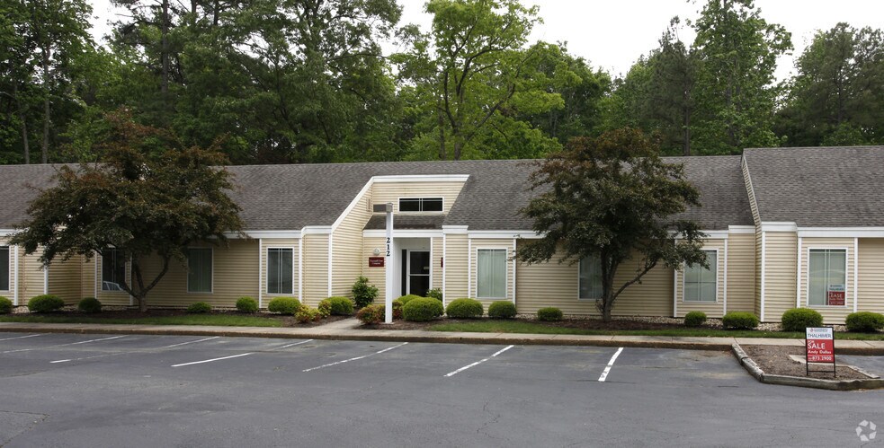 More Photos Of 210-214 Packets Ct, Williamsburg Office For Lease