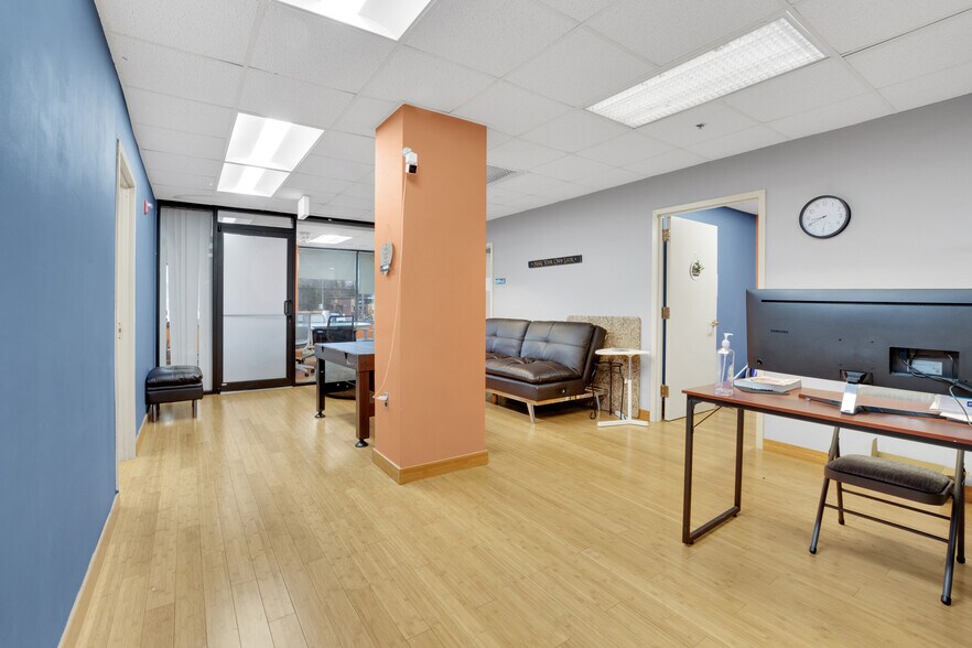 More Photos Of 7535 Little River Tpke, Annandale Office Residential For Sale