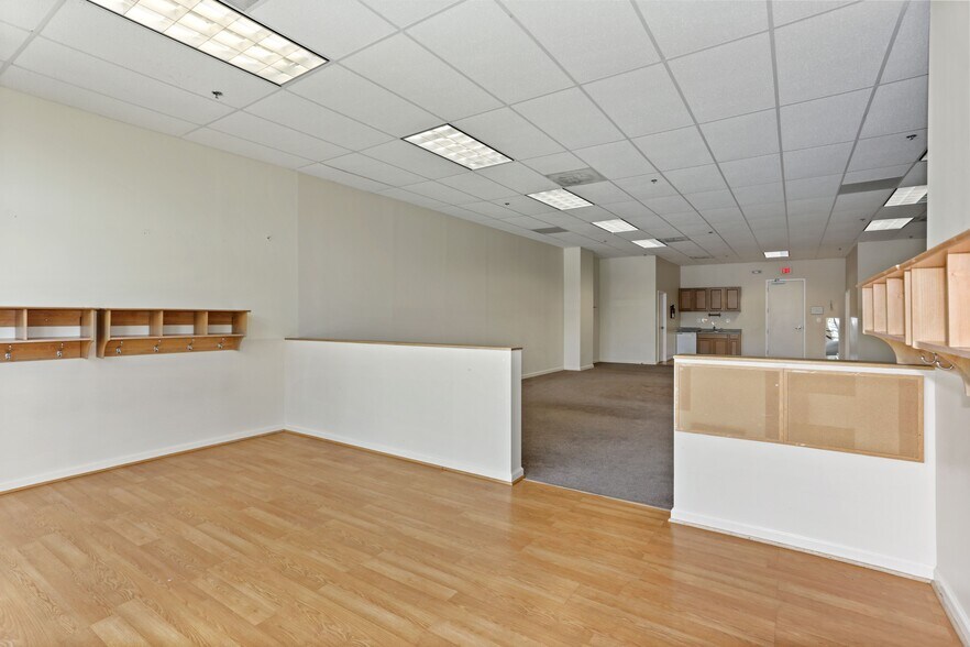 More Photos Of 4229 Lafayette Center Dr, Chantilly Office For Sale