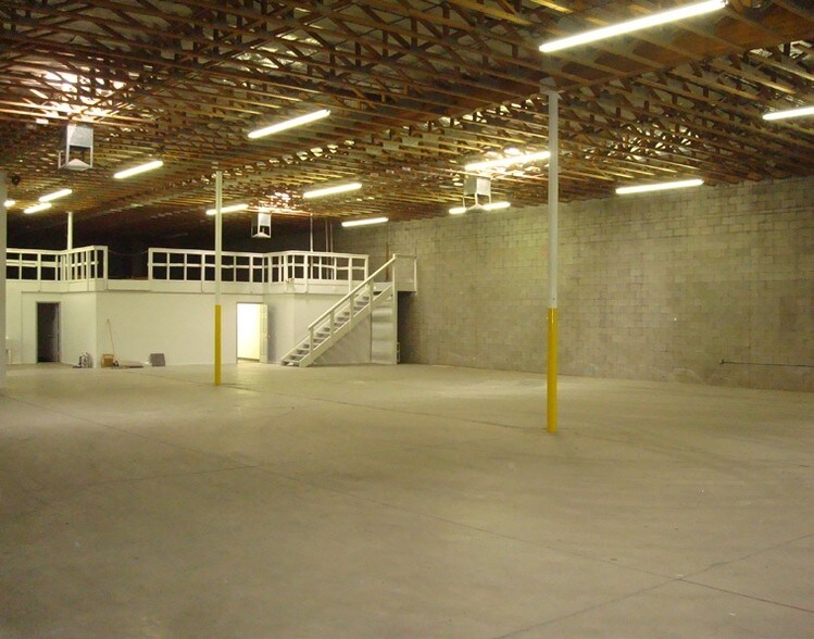 More Photos Of 3745 E Wier Ave, Phoenix Warehouse For Lease