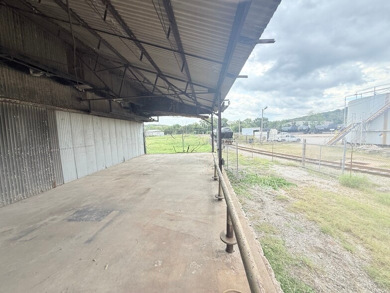 More Photos Of 5100 21st Street, Tulsa Manufacturing For Lease