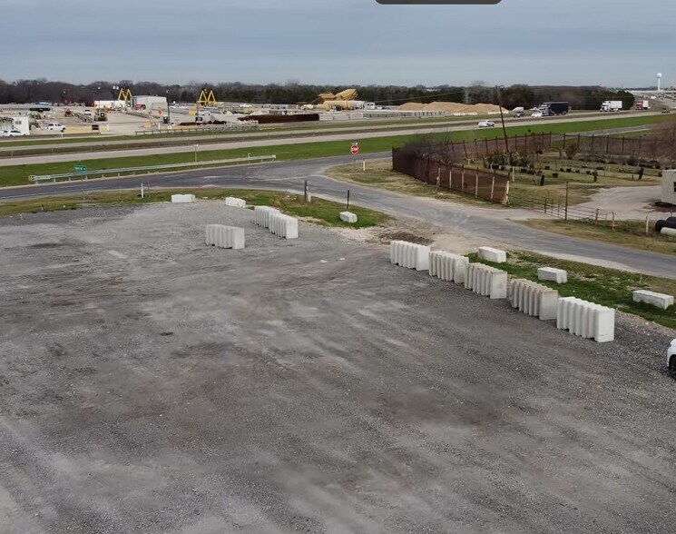 More Photos Of 1601 N Interstate 45, Palmer Land For Sale