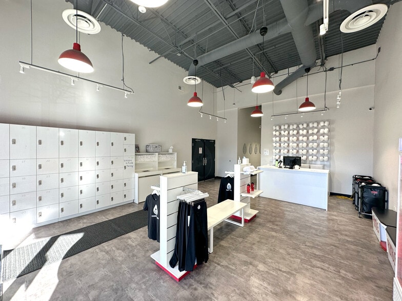 More Photos Of 140-184 Steele St, Denver Storefront For Lease