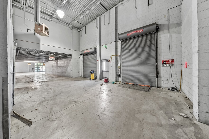More Photos Of 33 N Fir St, Medford Industrial For Sale