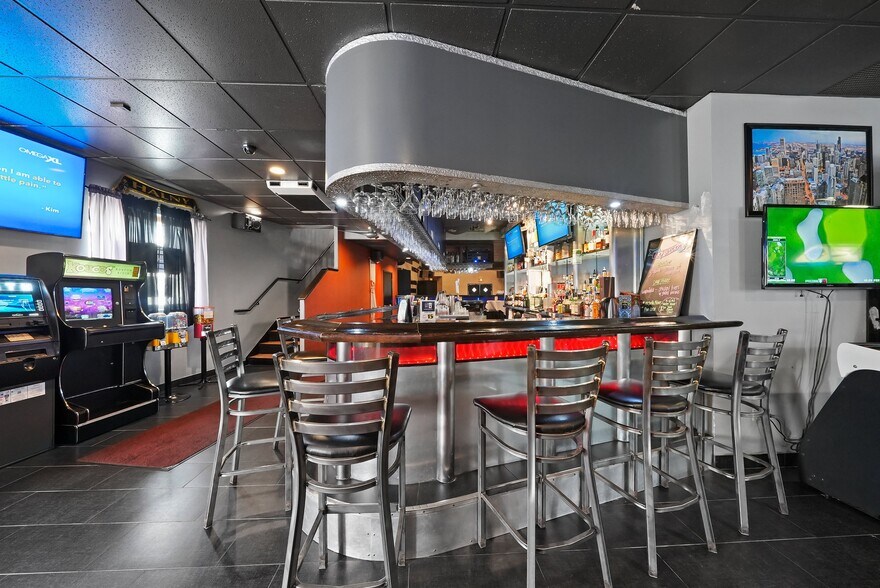 More Photos Of 5772 S Archer Ave, Chicago General Retail For Sale