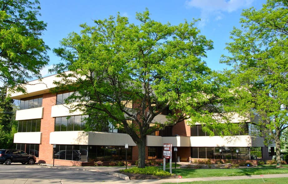 Primary Photo Of 3233 N Arlington Heights Rd, Arlington Heights Medical For Lease