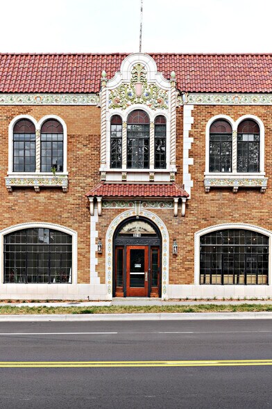 More Photos Of 3216 Gillham Plz, Kansas City Loft Creative Space For Lease