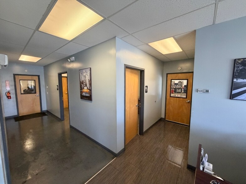 More Photos Of 186 Wincrest Dr, Winchester Warehouse For Sale