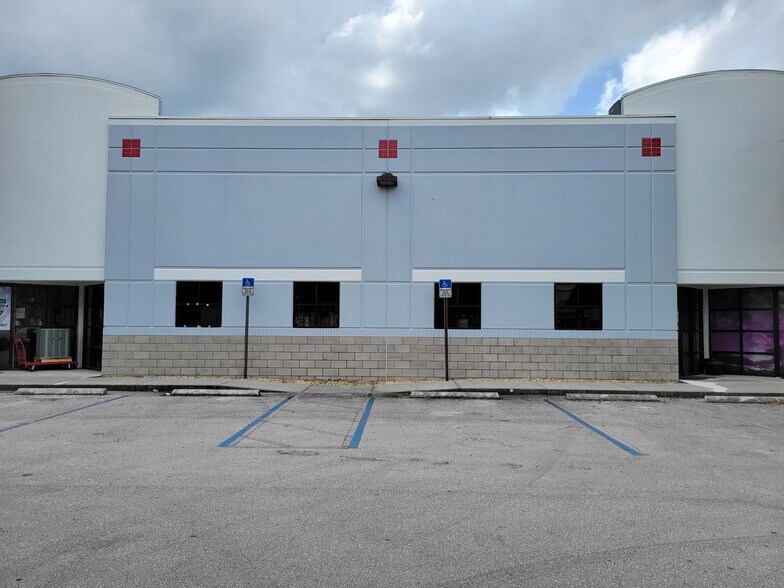 More Photos Of 5565 Lee St, Lehigh Acres Light Distribution For Lease