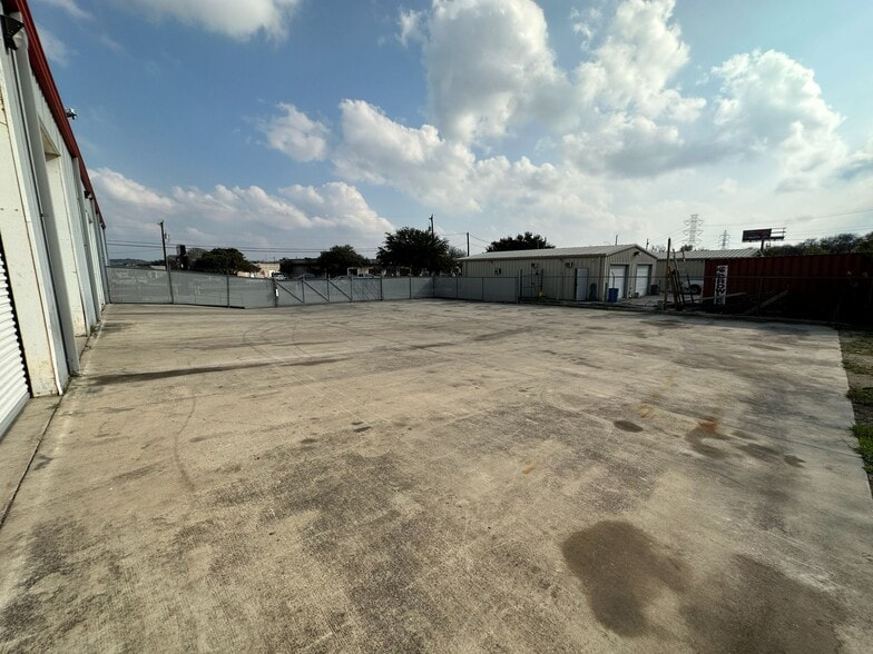 More Photos Of 12803 O'Connor Rd, San Antonio Warehouse For Sale