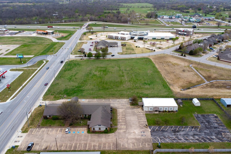 More Photos Of 2833 W Main St, Jenks Religious Facility For Sale