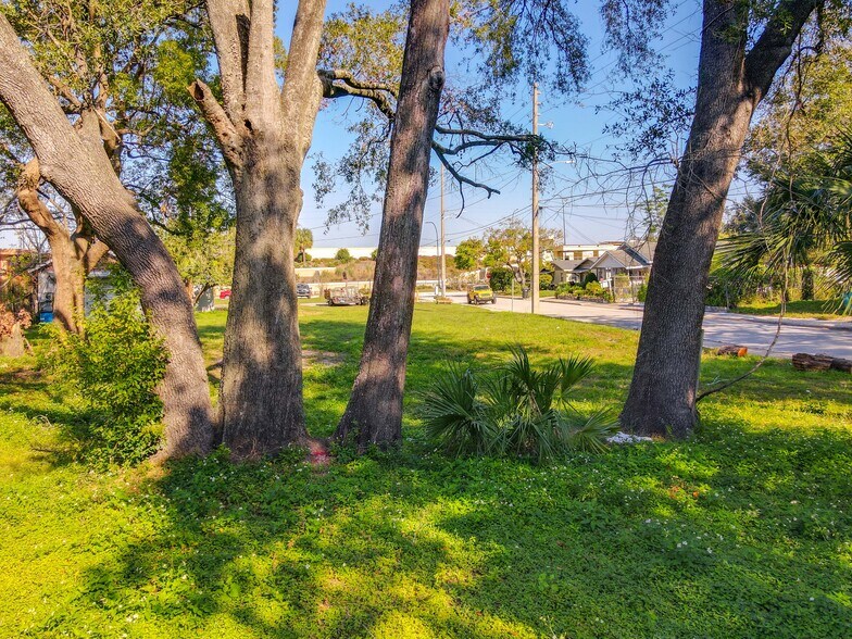 More Photos Of 707 S Orange Blossom Trl, Orlando Storefront For Sale