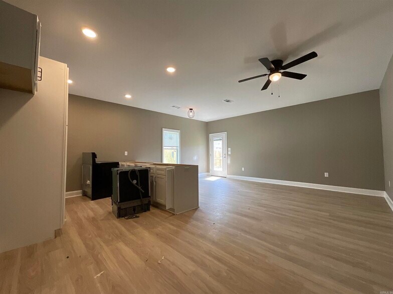 More Photos Of 405 & 407 E Center Street, Jacksonville Specialty For Sale