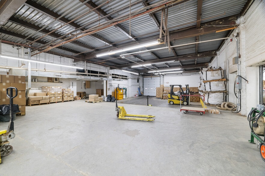 More Photos Of 105-119 Sprague Ave, Middletown Manufacturing For Lease