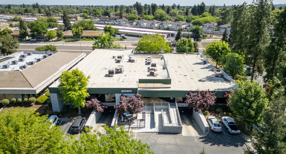 More Photos Of 2580 W Shaw Ln, Fresno Office Residential For Sale