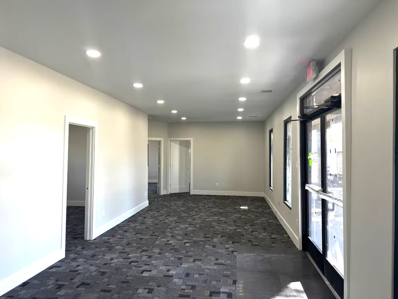 More Photos Of 2533 Roy Rd, Pearland Office For Lease