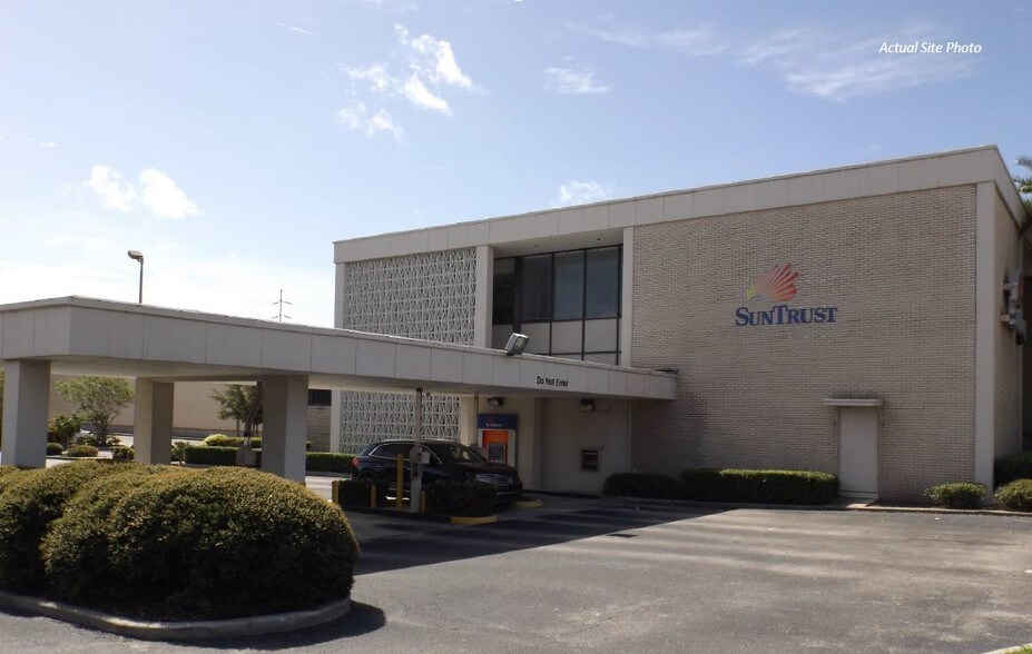 Primary Photo Of 7405 Seminole Blvd, Seminole Bank For Sale