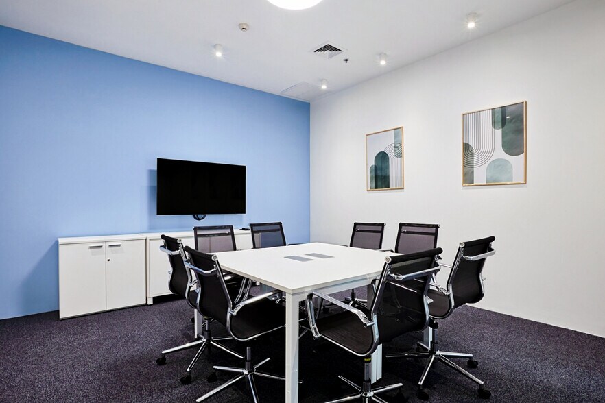 More Photos Of 3333-7 Rue Royale, Saint Charles Coworking Space