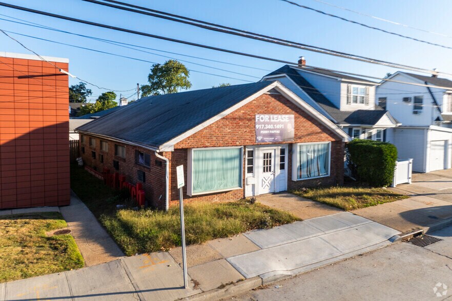 More Photos Of 3579 Merrick Rd, Seaford Office For Lease