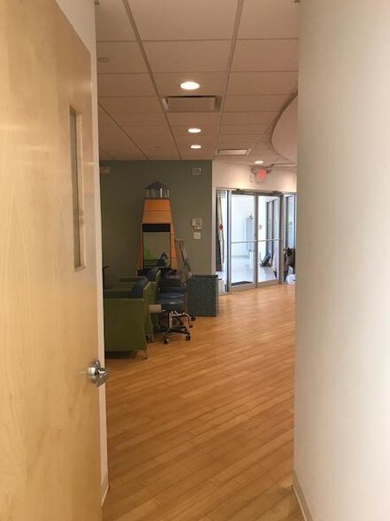 More Photos Of 901 Ethan Allen Hwy, Ridgefield Office For Sale