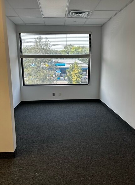 More Photos Of 365 Rifle Camp Rd, Woodland Park Coworking Space