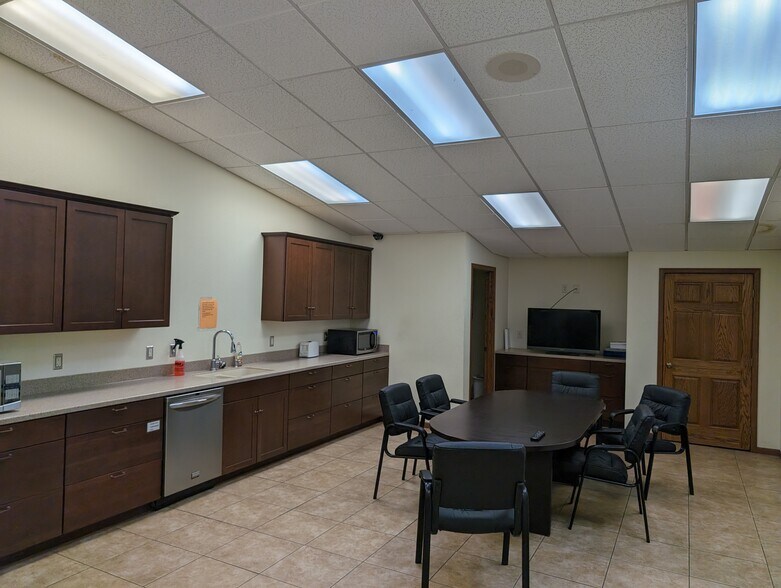 133 Zieske Rd, Courtland, MN 56021 Auto Repair For Sale