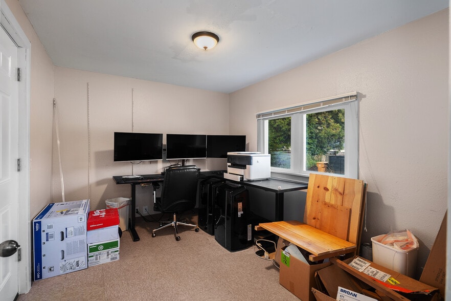 More Photos Of 320 W Alder St, Shelton Office Residential For Sale