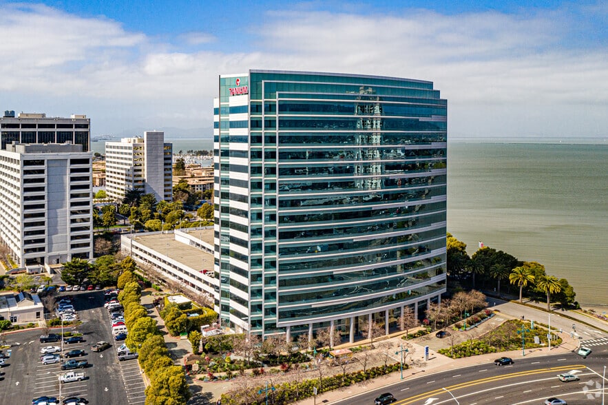 More Photos Of 2100 Powell St, Emeryville Office For Lease