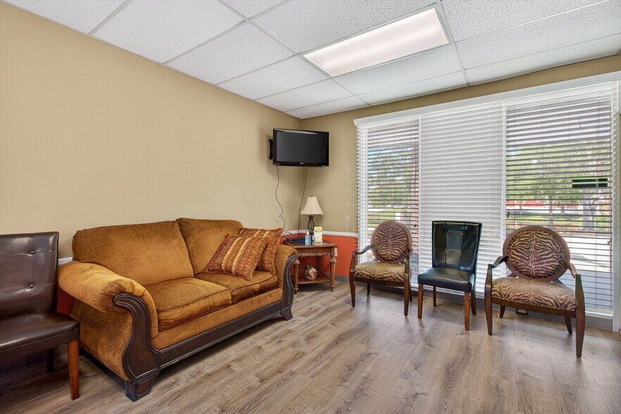 More Photos Of 2039 Indian Rocks Rd, Largo Medical For Lease