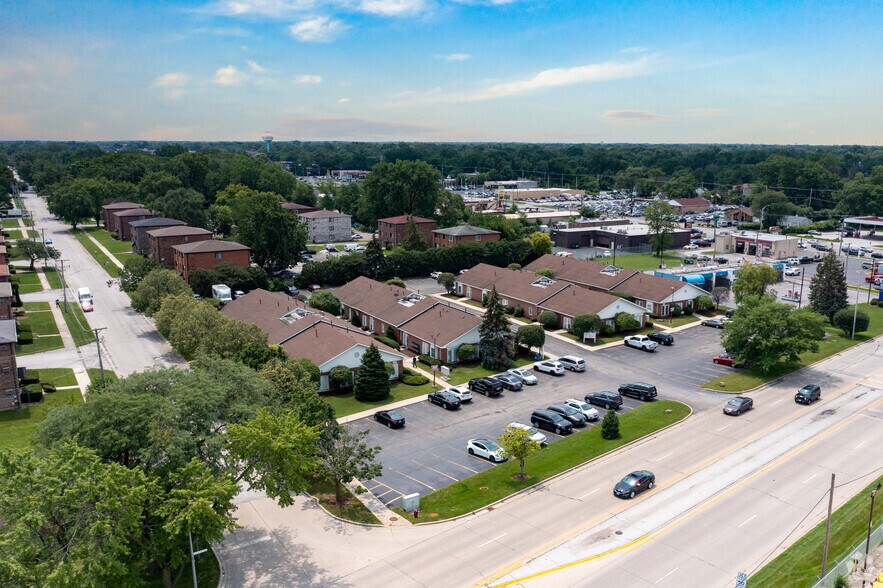 More Photos Of 4701-4731 W Midlothian Tpke, Crestwood Office For Sale