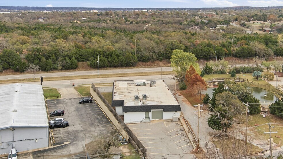 More Photos Of 5235 N Lincoln Blvd, Oklahoma City Office For Sale